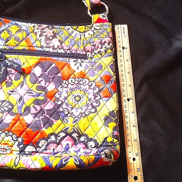 Vera Bradley quilted cross body purse - Picture 7 of 7